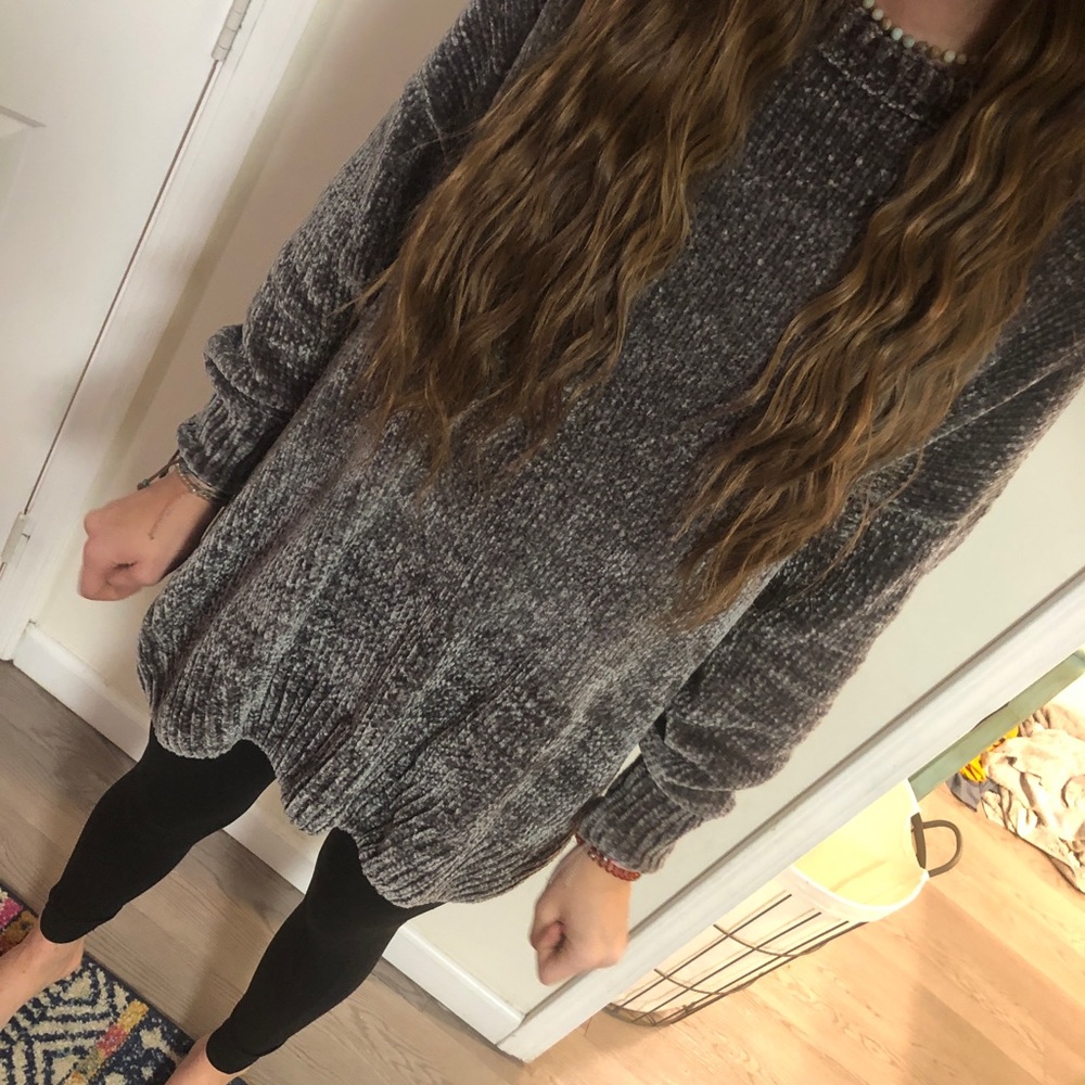 Velvet over sized sweater!!! Gray color